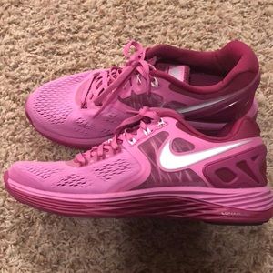 Nike women running shoes
